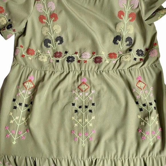 CURVEDREAM Floral Embroidery Tiered Midi Dress - Picture 8 of 11